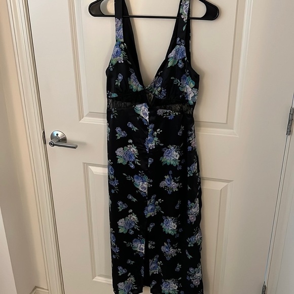 WeWoreWhat Dresses & Skirts - Black Floral Weworewhat Dress Medium